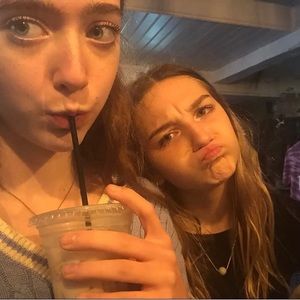 Meet your Posher, Livi